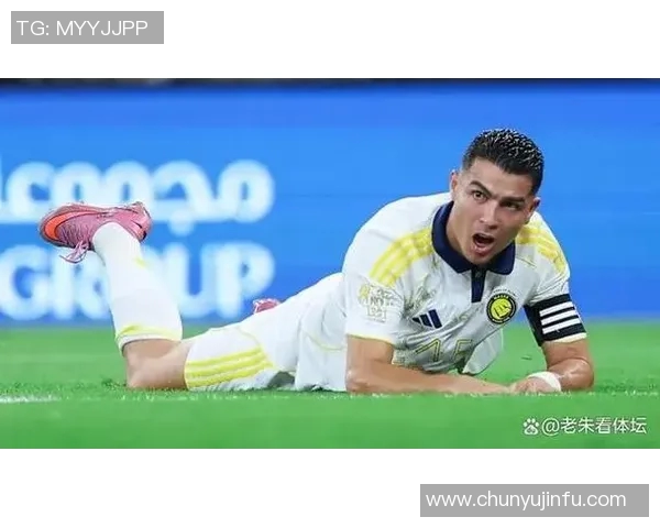 足球明星低头瞬间高清特写展现他们的专注与魅力 足球明星低头瞬间高清特写展现他们的专注与魅力